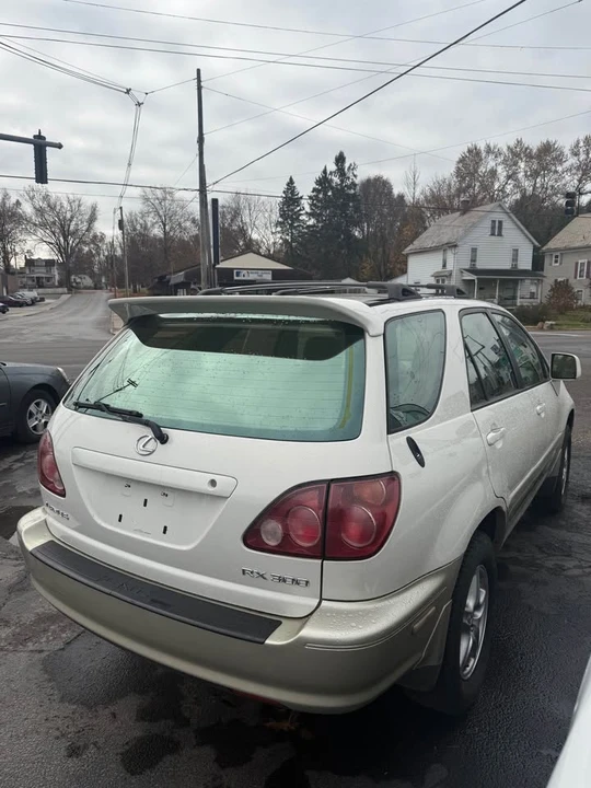 2000 Lexus RX 1st Gen - Image 5 of 13