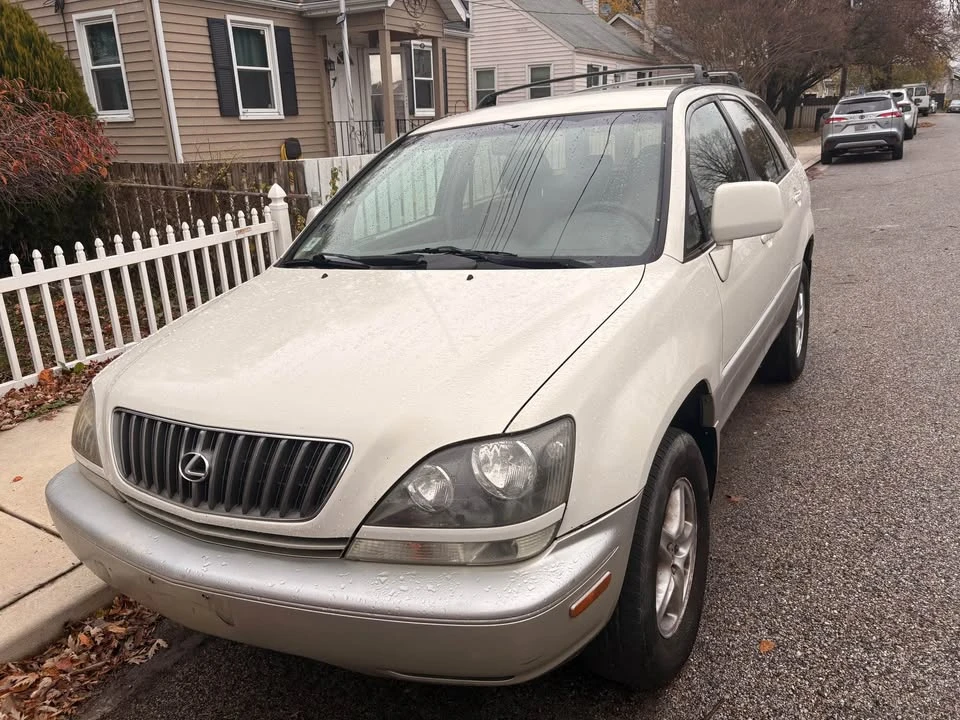 2000 Lexus RX 1st Gen - Image 10 of 14