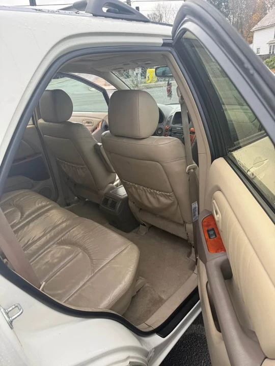 2000 Lexus RX 1st Gen - Image 11 of 13