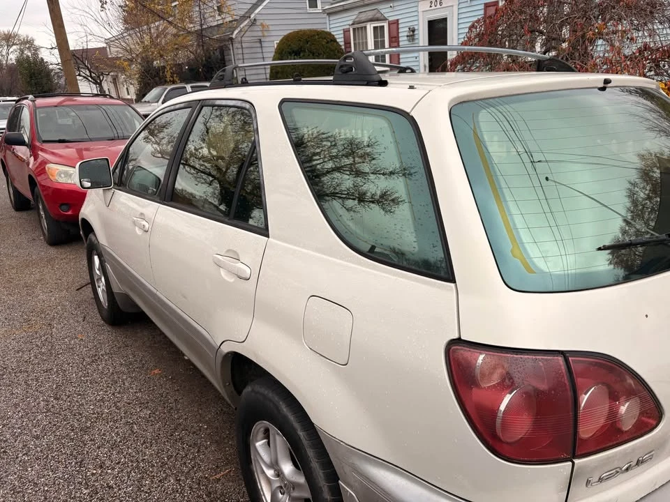 2000 Lexus RX 1st Gen - Image 13 of 16