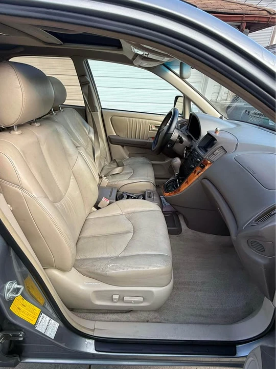2000 Lexus RX 1st Gen - Image 4 of 12