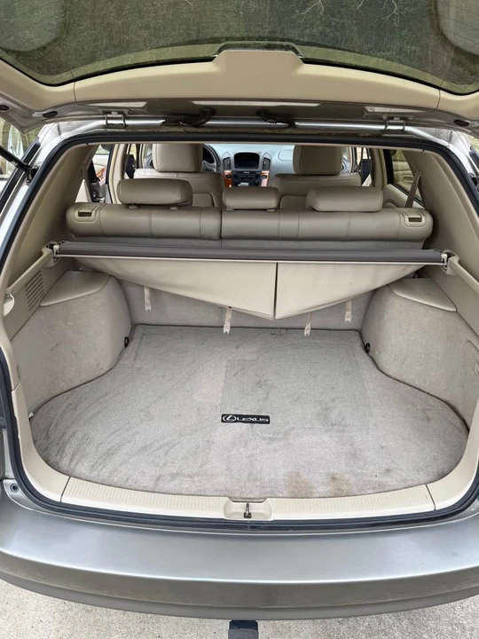 2000 Lexus RX 1st Gen - Image 11 of 17