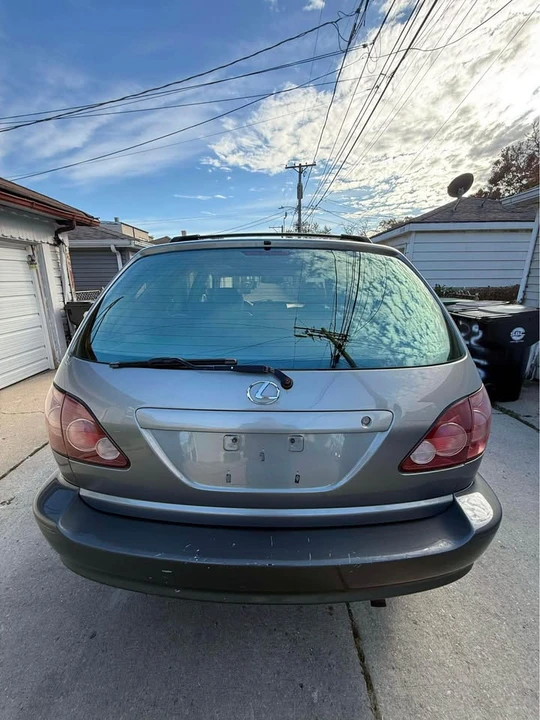 2000 Lexus RX 1st Gen - Image 11 of 12