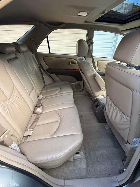 2000 Lexus RX 1st Gen - Image 6 of 12