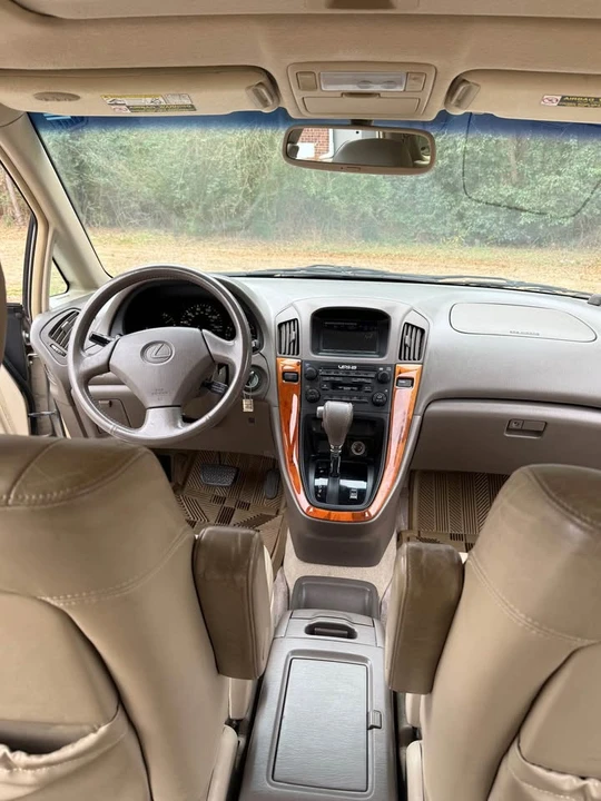 2000 Lexus RX 1st Gen - Image 15 of 17