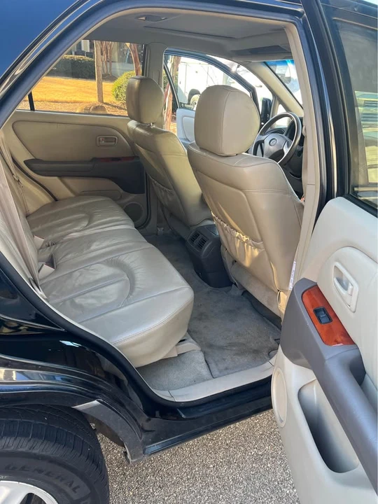 2000 Lexus RX 1st Gen - Image 9 of 12