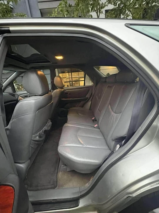 2000 Lexus RX 1st Gen - Image 2 of 8