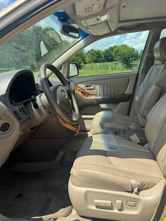 2000 Lexus RX 1st Gen - Image 9 of 10