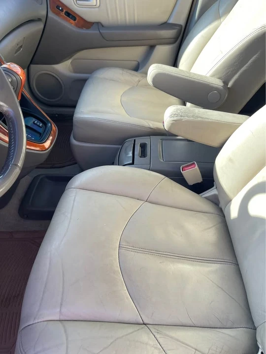 2000 Lexus RX 1st Gen - Image 12 of 15