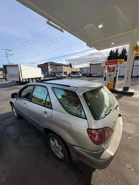 2000 Lexus RX 1st Gen - Image 5 of 8