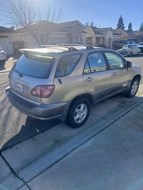 2000 Lexus RX 1st Gen - Image 2 of 9