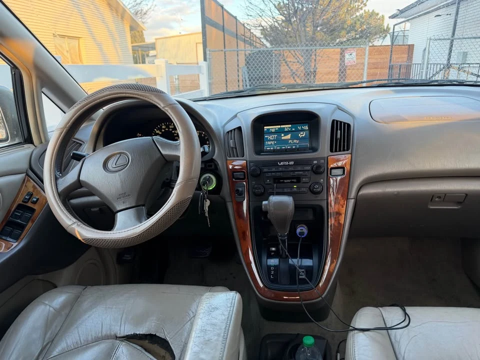 2000 Lexus RX 1st Gen - Image 5 of 13