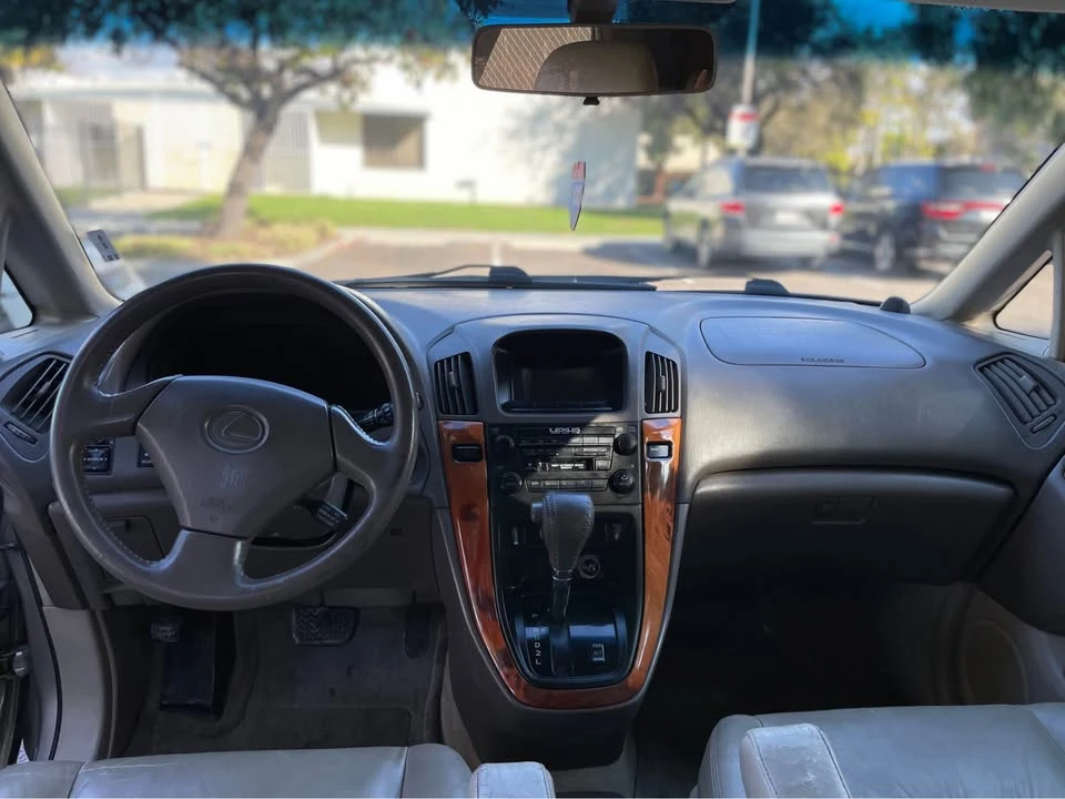 2000 Lexus RX 1st Gen - Image 7 of 12