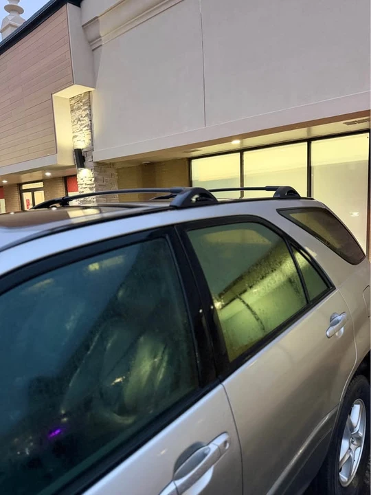 2000 Lexus RX 1st Gen - Image 7 of 14