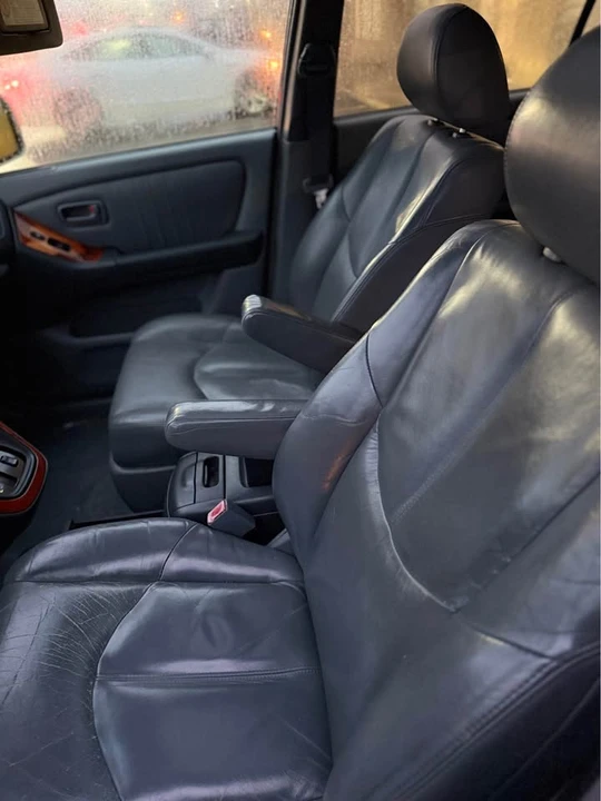 2000 Lexus RX 1st Gen - Image 9 of 14