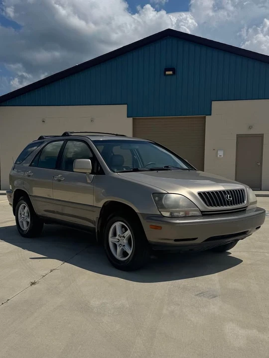 2000 Lexus RX 1st Gen - Image 4 of 10