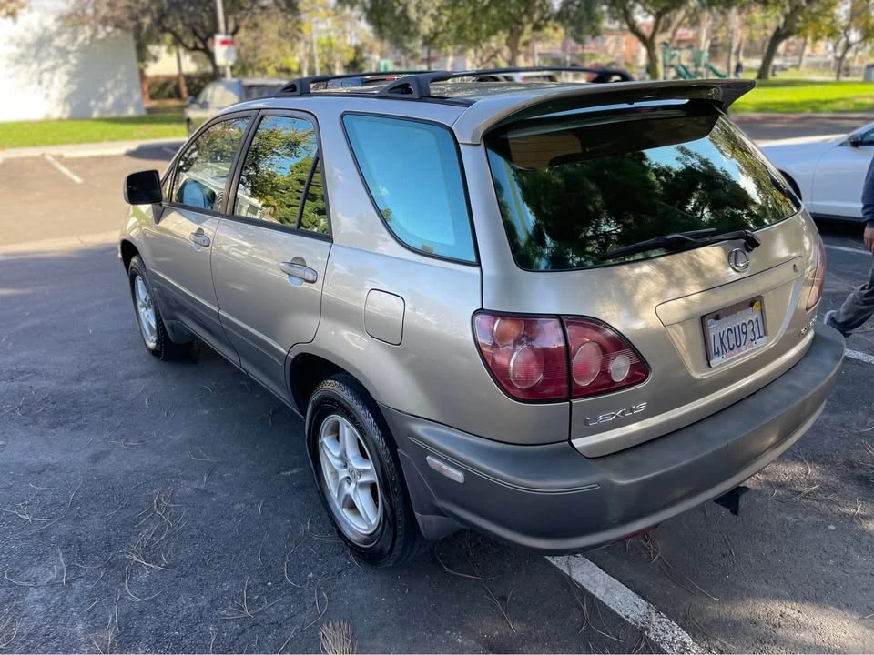 2000 Lexus RX 1st Gen - Image 4 of 12