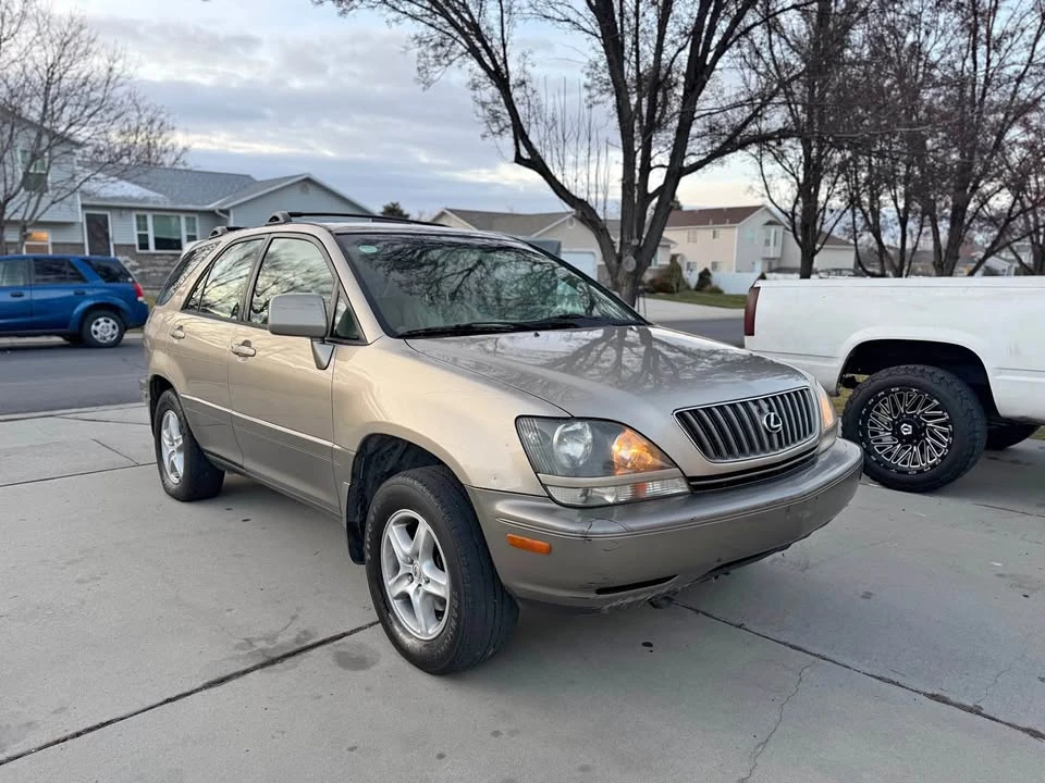 2000 Lexus RX 1st Gen - Image 2 of 13