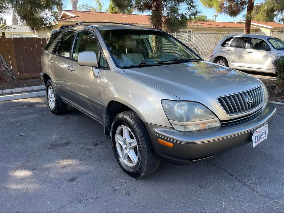 2000 Lexus RX 1st Gen - Image 3 of 14