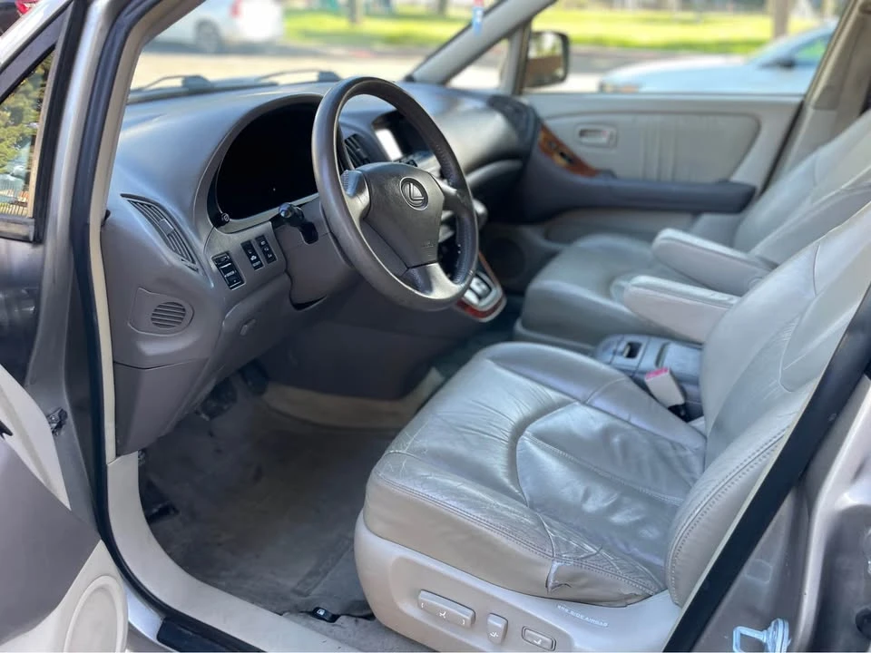 2000 Lexus RX 1st Gen - Image 6 of 12