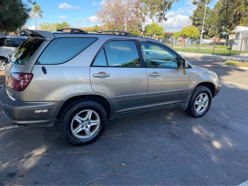 2000 Lexus RX 1st Gen - Image 4 of 14