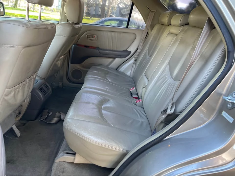 2000 Lexus RX 1st Gen - Image 9 of 14