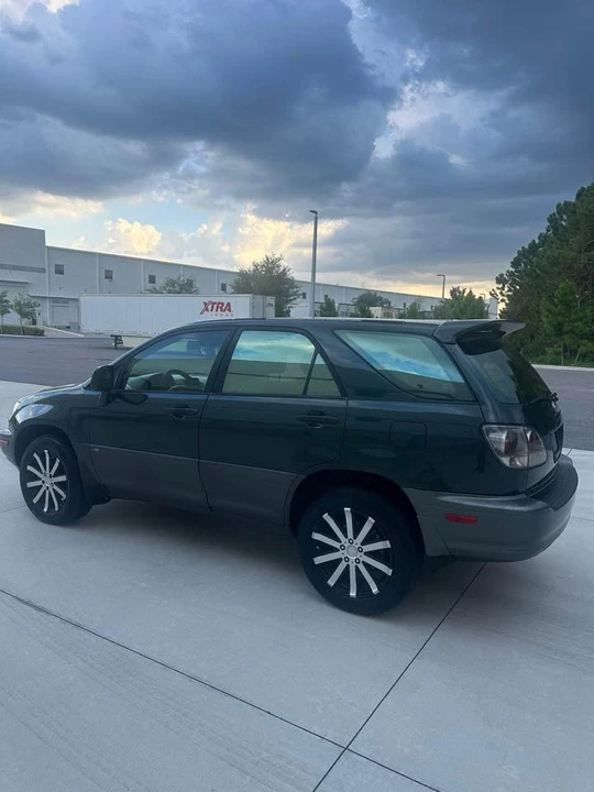 2000 Lexus RX 1st Gen - Image 5 of 11