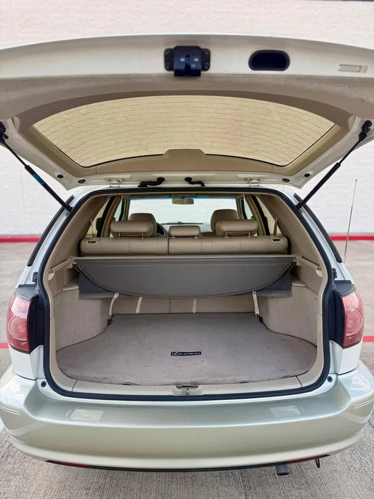 2000 Lexus RX 1st Gen - Image 6 of 15