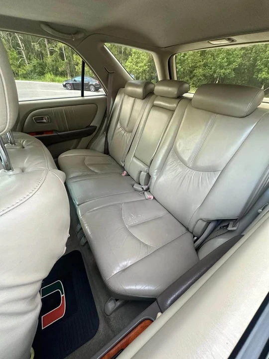 2000 Lexus RX 1st Gen - Image 7 of 11