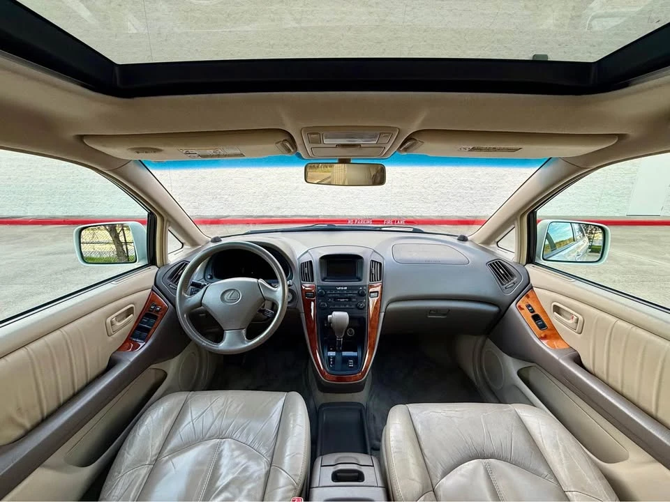 2000 Lexus RX 1st Gen - Image 12 of 15