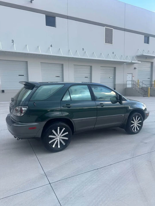 2000 Lexus RX 1st Gen - Image 3 of 11