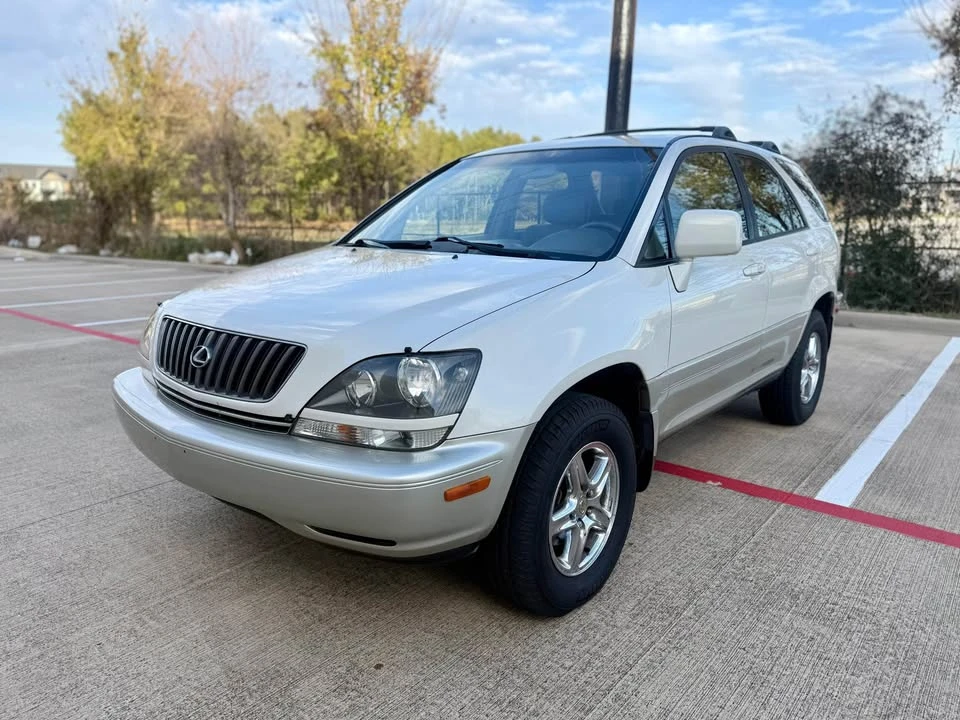 2000 Lexus RX 1st Gen - Image 2 of 15