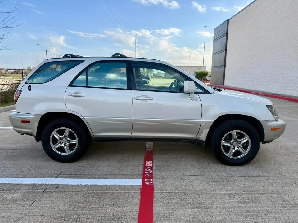 2000 Lexus RX 1st Gen - Image 4 of 15