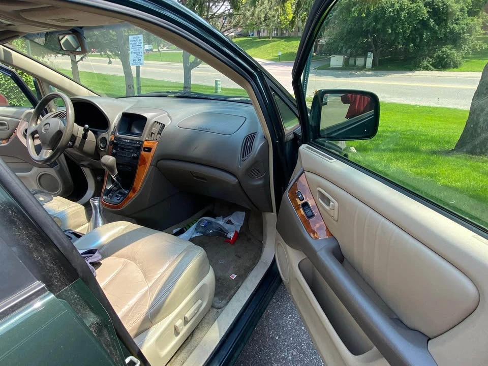 2000 Lexus RX 1st Gen - Image 4 of 7