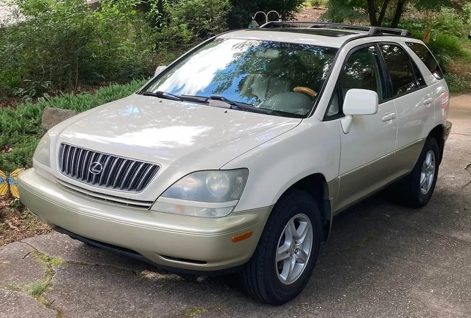 2000 Lexus RX 1st Gen - Image 2 of 4