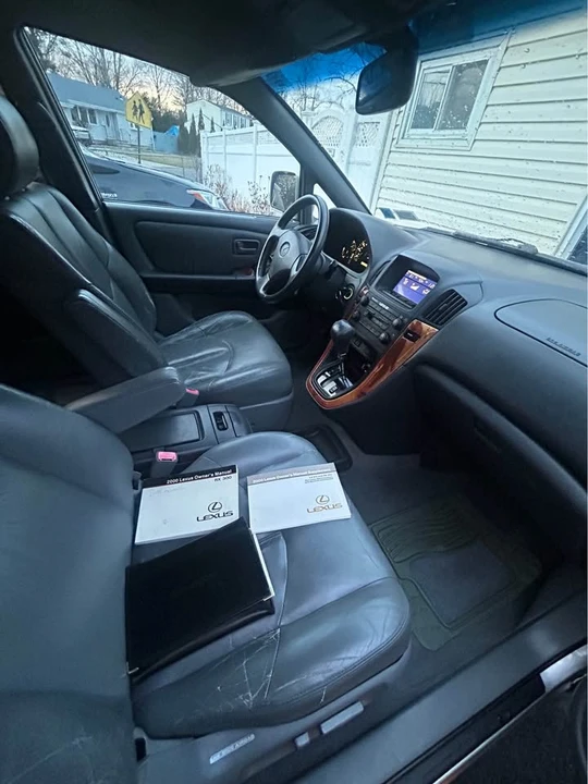 2000 Lexus RX 1st Gen - Image 18 of 19