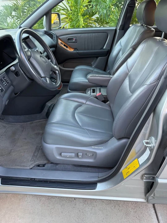 2000 Lexus RX 1st Gen - Image 6 of 13