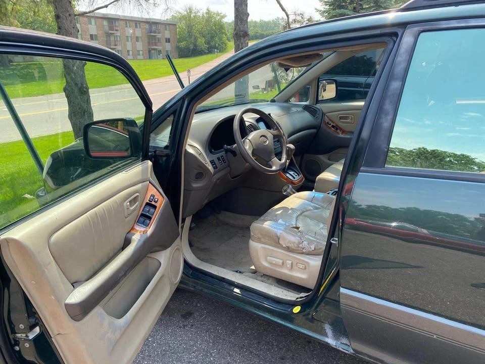 2000 Lexus RX 1st Gen - Image 3 of 7