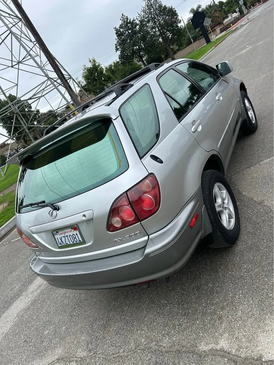 2000 Lexus RX 1st Gen - Image 5 of 12