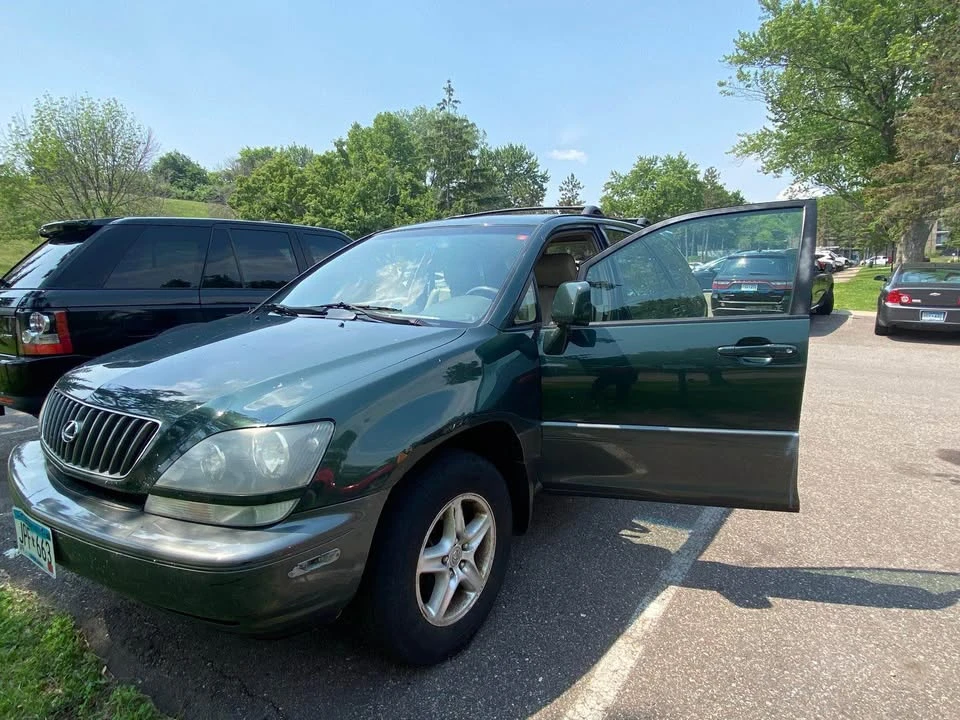 2000 Lexus RX 1st Gen - Image 2 of 7