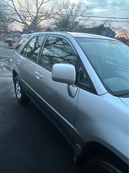 2000 Lexus RX 1st Gen - Image 4 of 19