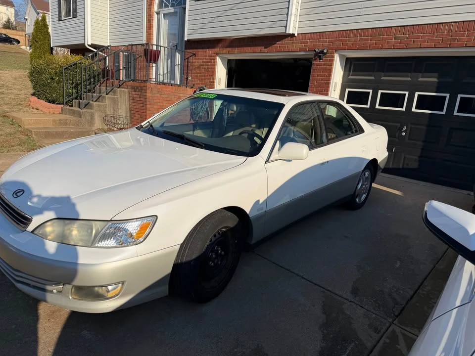 2000 Lexus RX 1st Gen - Image 4 of 6