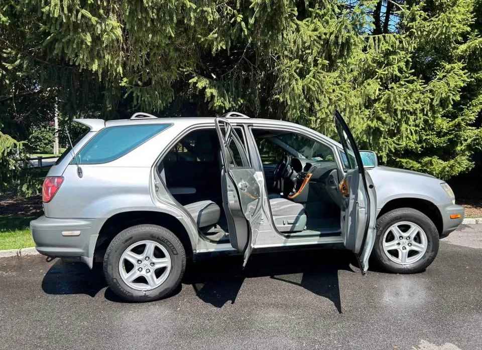 2000 Lexus RX 1st Gen - Image 7 of 19