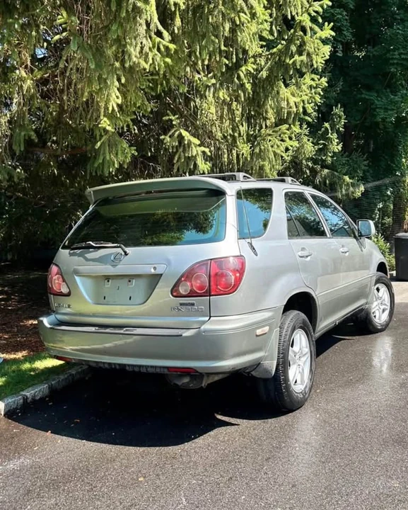 2000 Lexus RX 1st Gen - Image 3 of 19