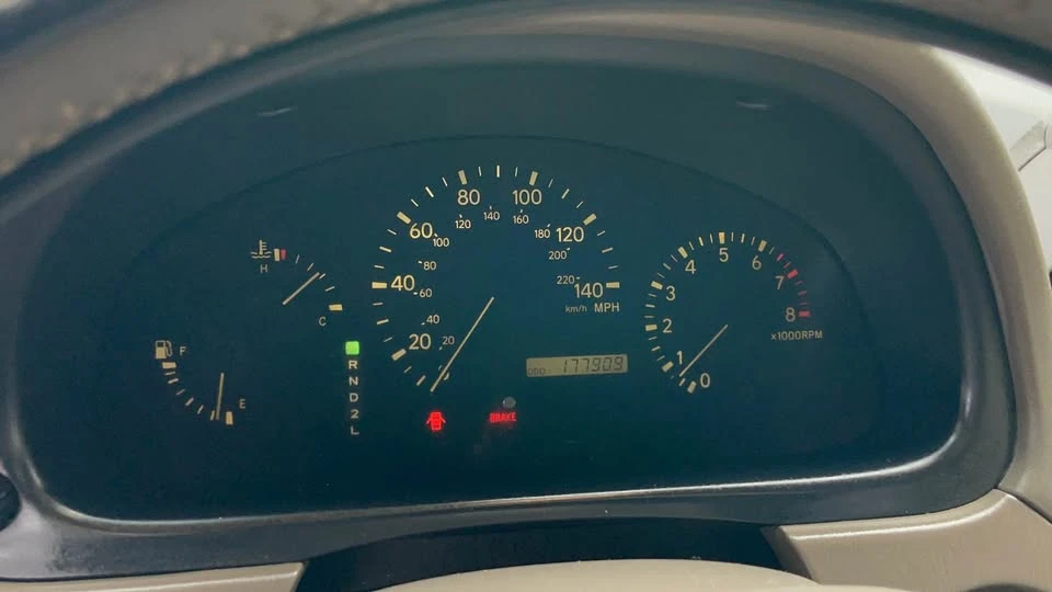 2000 Lexus RX 1st Gen - Image 14 of 16