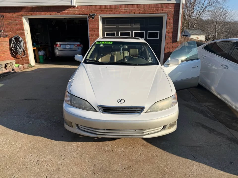 2000 Lexus RX 1st Gen - Image 5 of 6