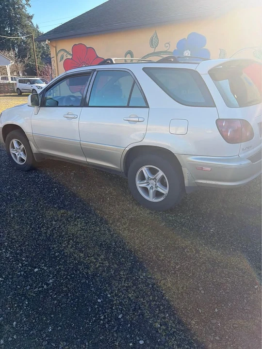 2000 Lexus RX 1st Gen - Image 2 of 6