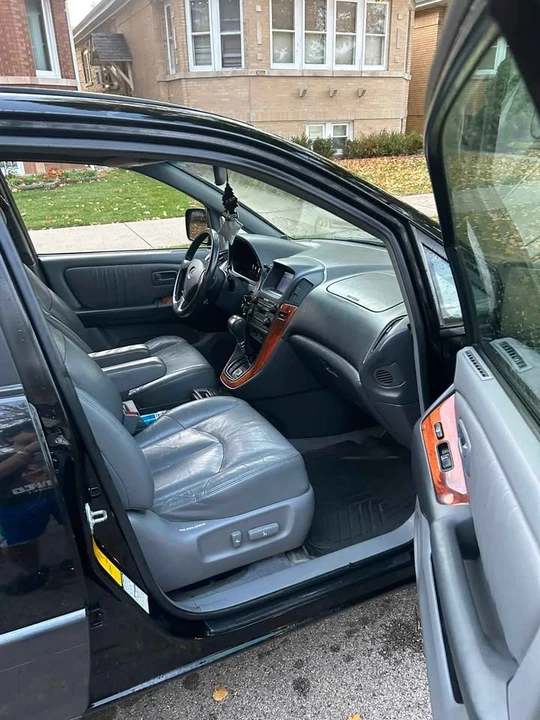 2000 Lexus RX 1st Gen - Image 12 of 18