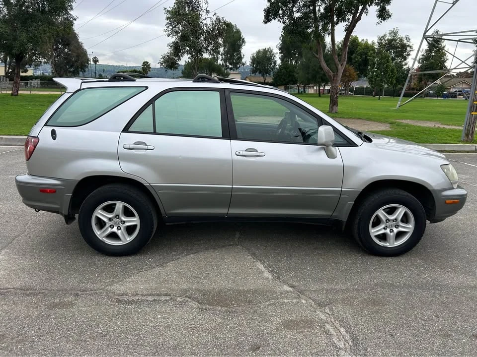 2000 Lexus RX 1st Gen - Image 4 of 12