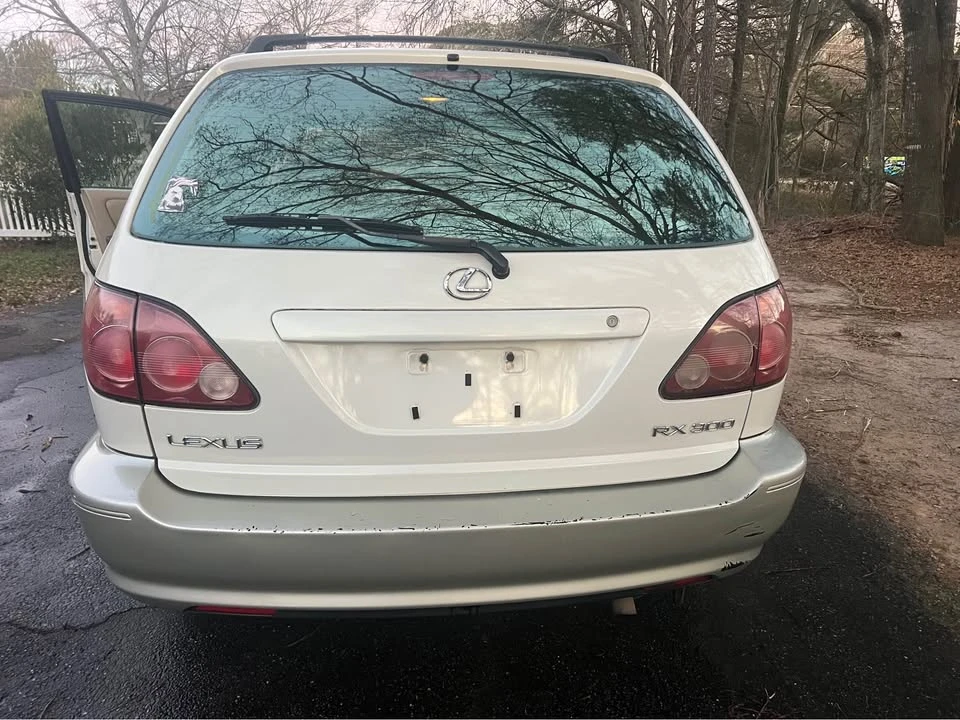 2000 Lexus RX 1st Gen - Image 3 of 7